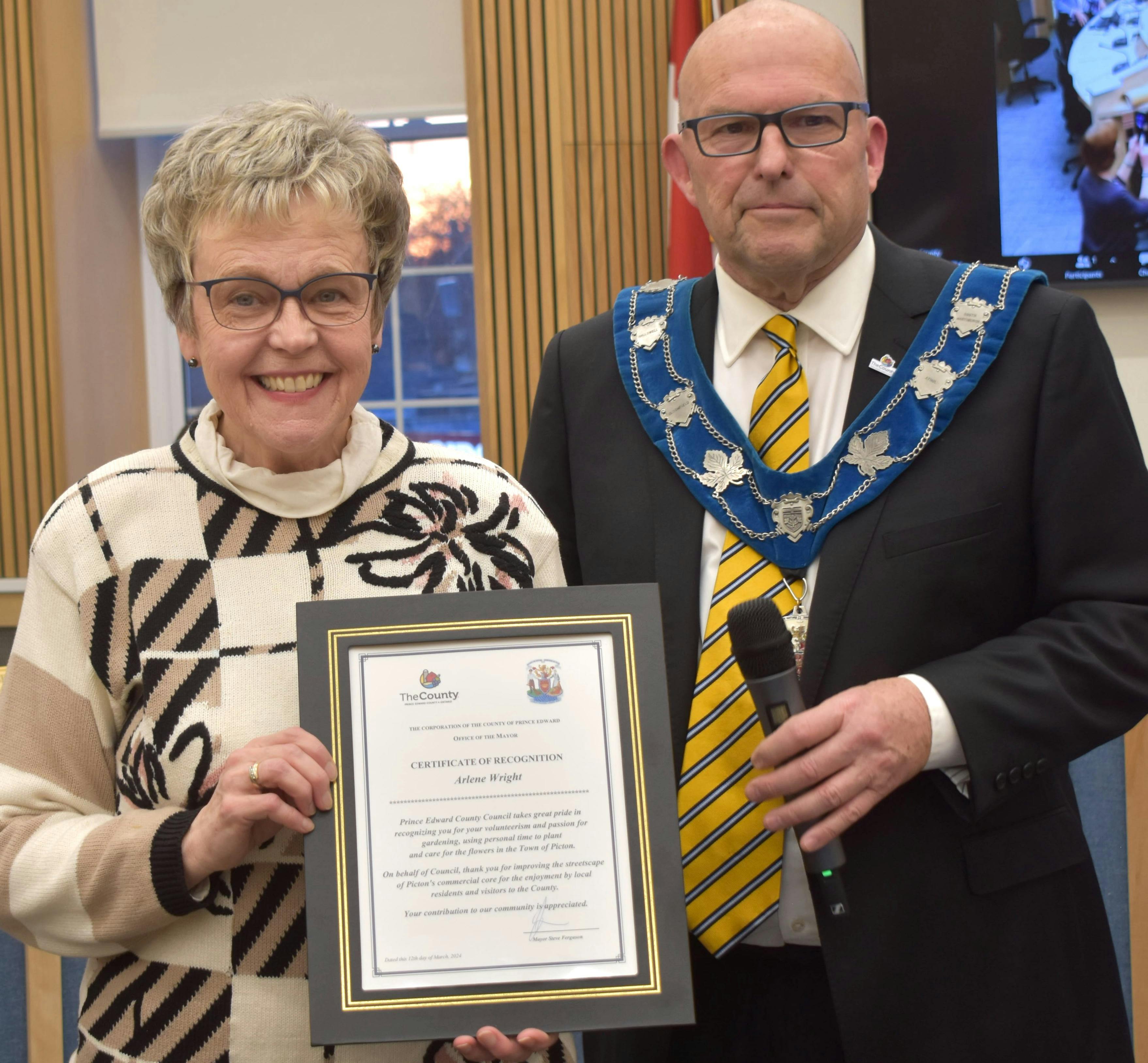 <p>Arlene Wright accepts her civic recognition award from Mayor Steve Ferguson. (Jason Parks/Gazette Staff)</p>
