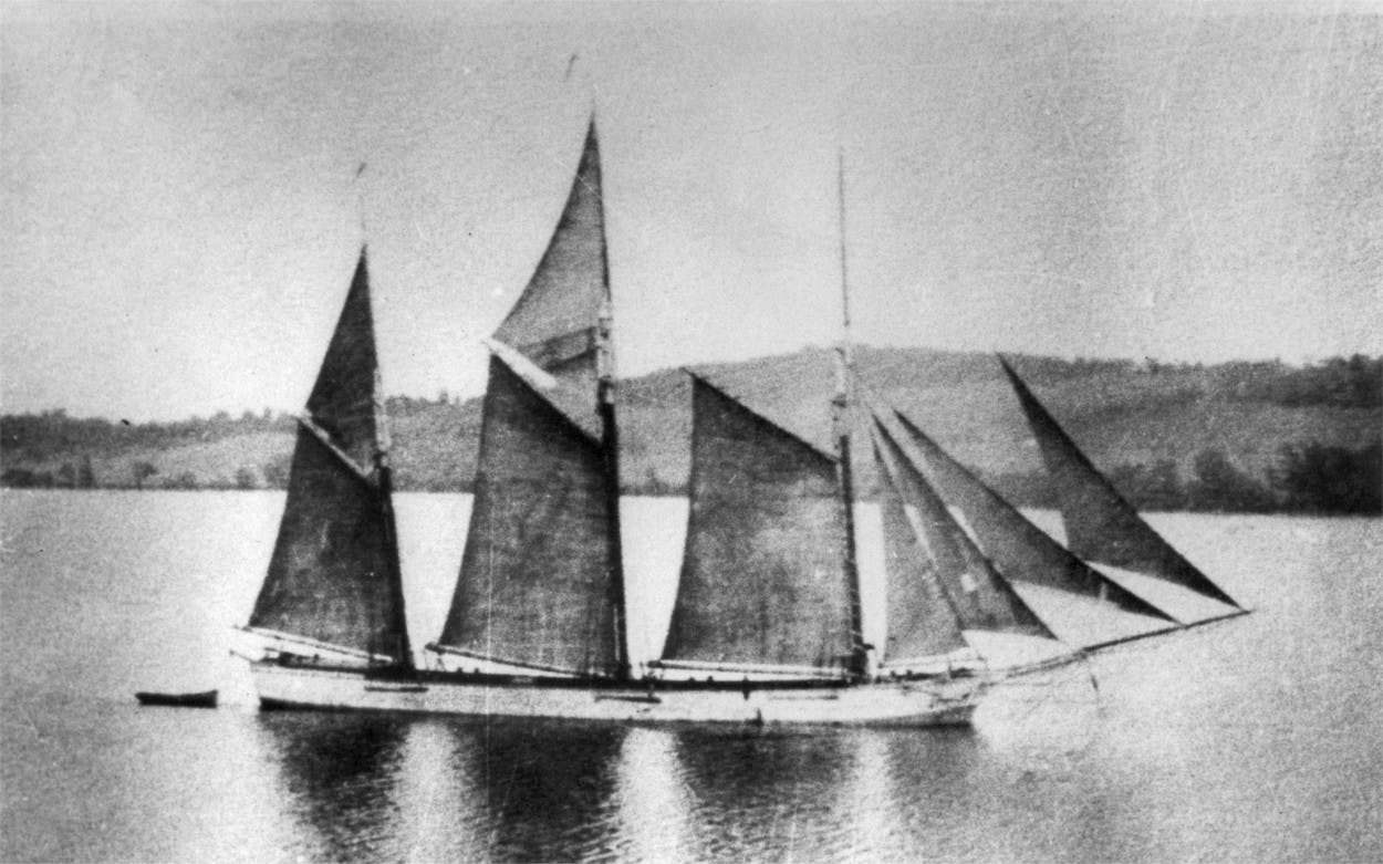 <p>Historical Photo of the Oliver Mowat (Naval Marine Archive, Willis Metcalfe fonds)</p>
